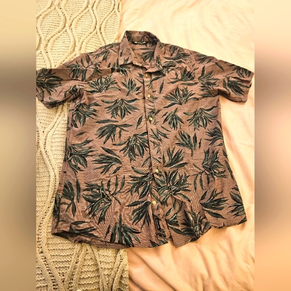 Travis Mathew Other - Travis Matthew Men's Tropical Leaf Print Shirt - Brown and Green‎